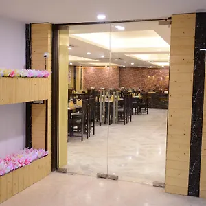 *** Hotel S.k Crown Park Naraina India